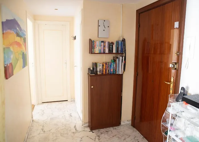 Chill Out Apartment, 2 Mins From Beach