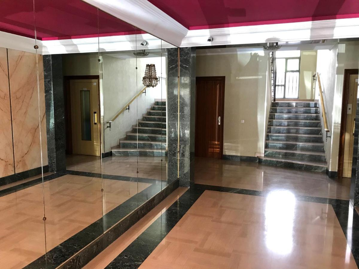 Chill Out Apartment, 2 Mins From Apartment *